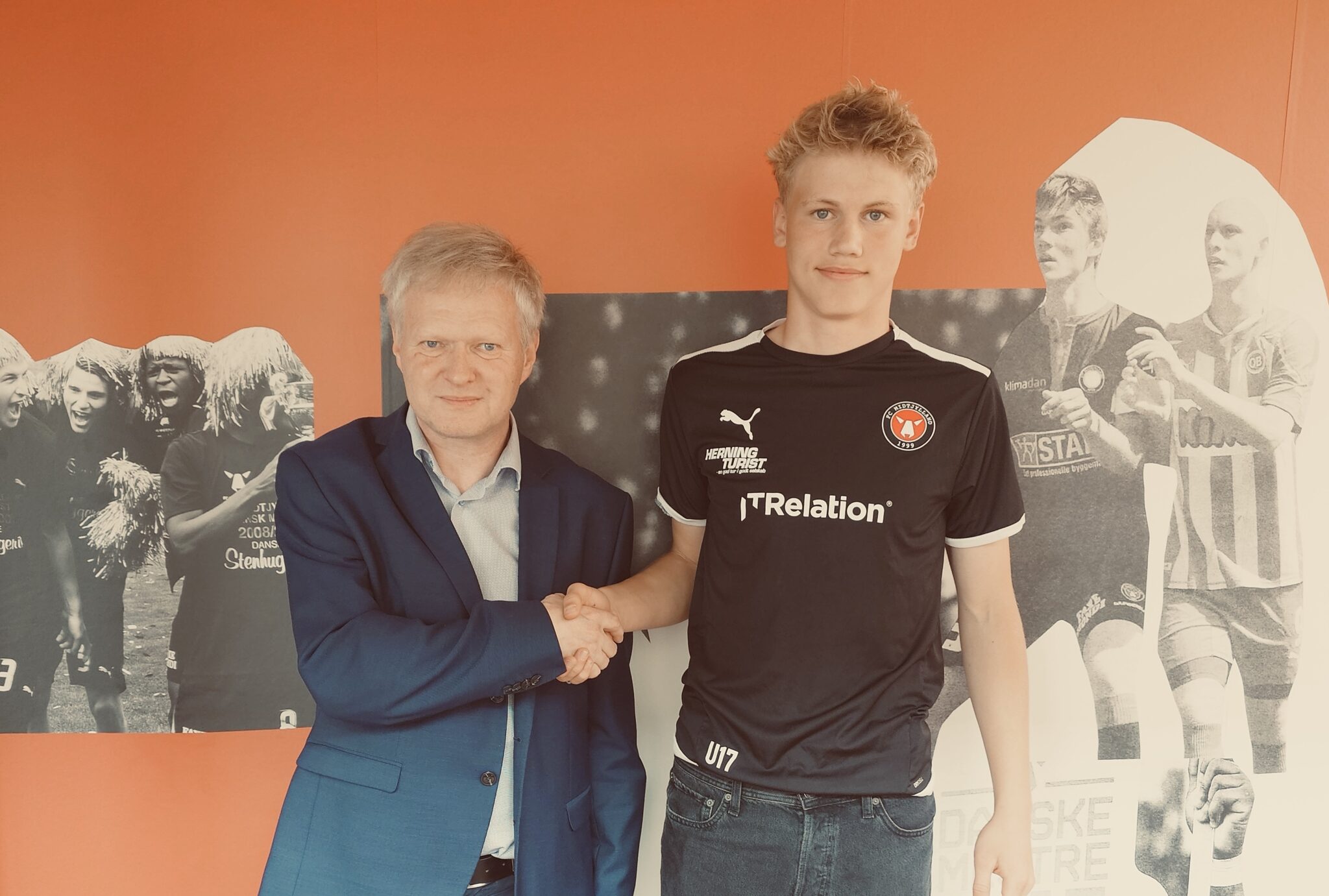 Stærk midterforsvarer underskriver akademikontrakt