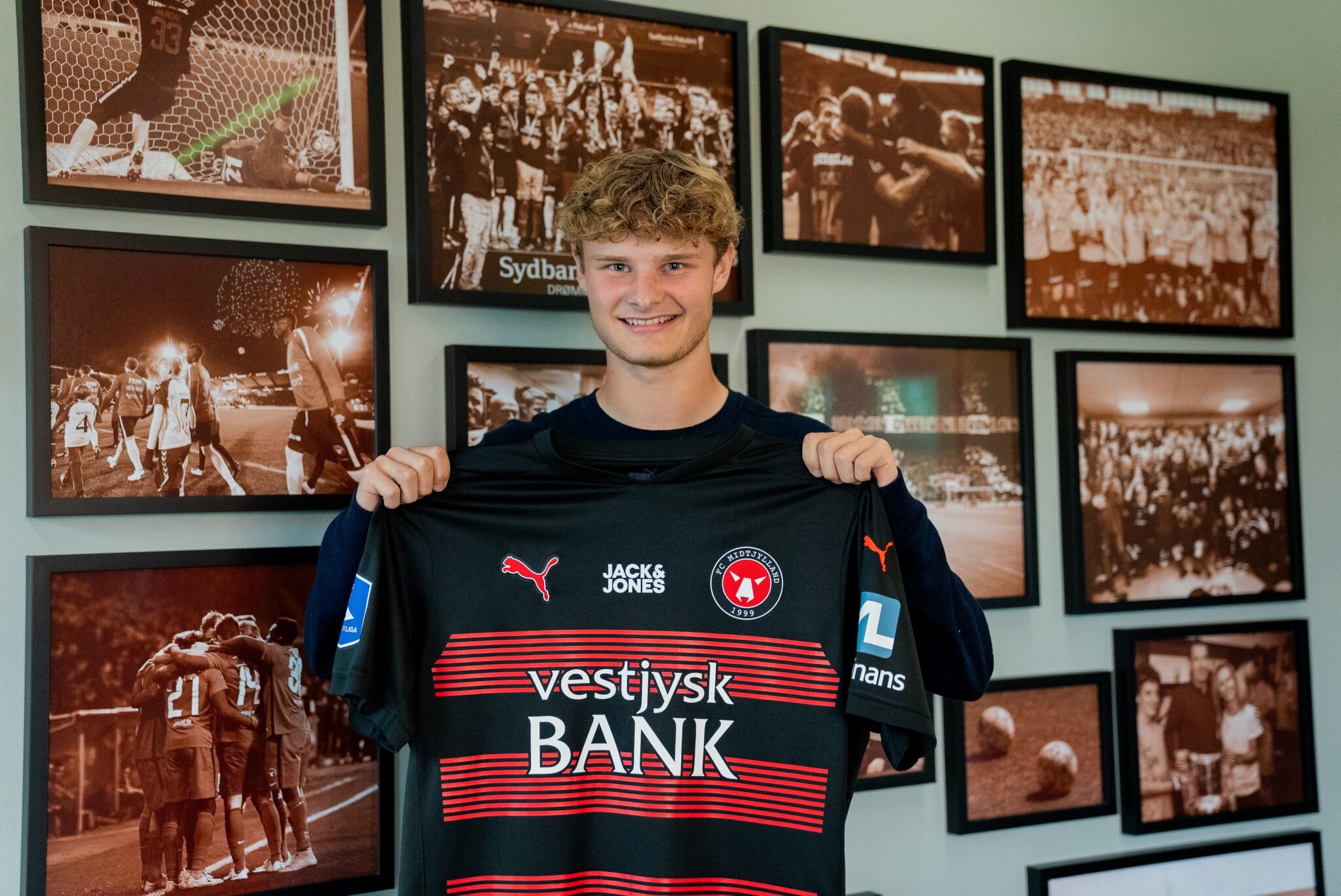 Christian Jørgensen underskriver femårig forlængelse